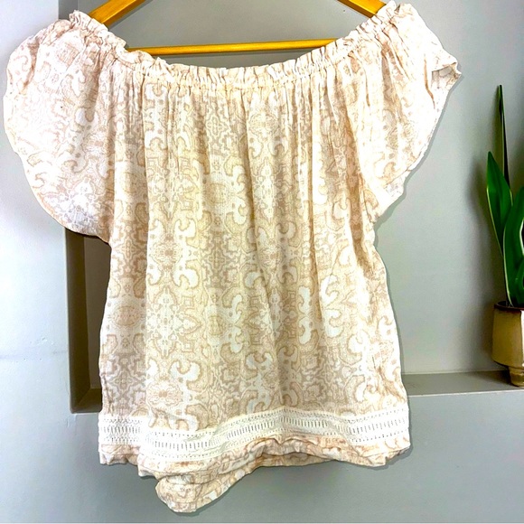 Hollister blouse top shirt embroidered NWOT size M - Picture 2 of 4